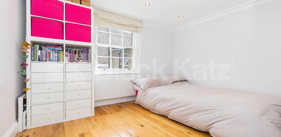 Stunning 3 bed 2 bath by Regents Park and Camden  Jamestown Road, Camden